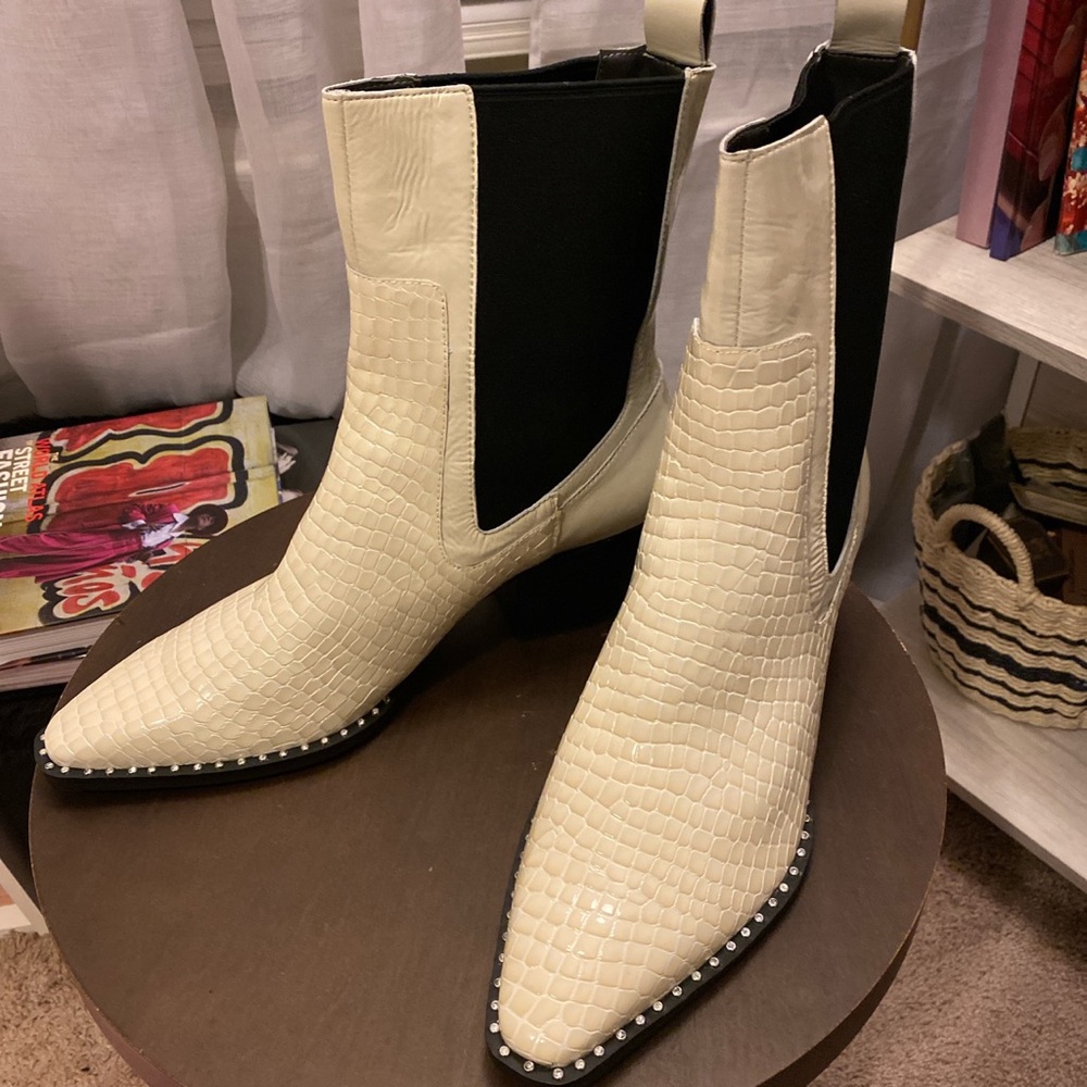 NWT Dolce Vita Boots